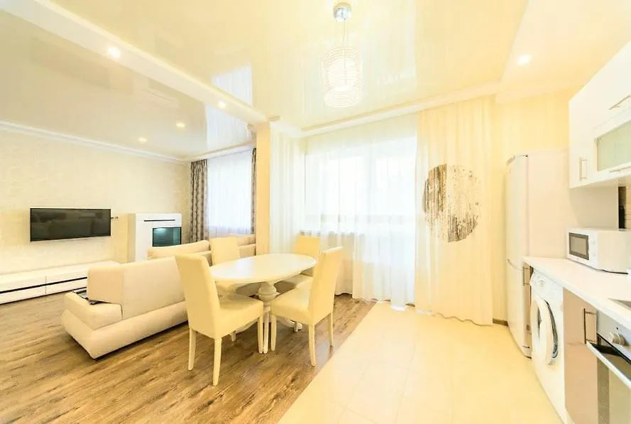 1 Room 60M2 Center Of Obolon Near River Side Kijev 0*,  Ukrajna